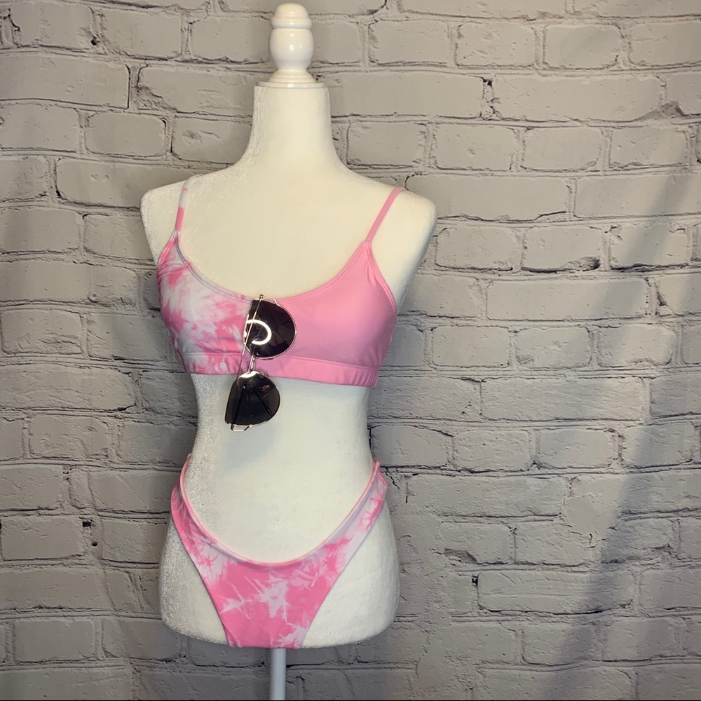 Pink bikini 👙 - Picture 2 of 7